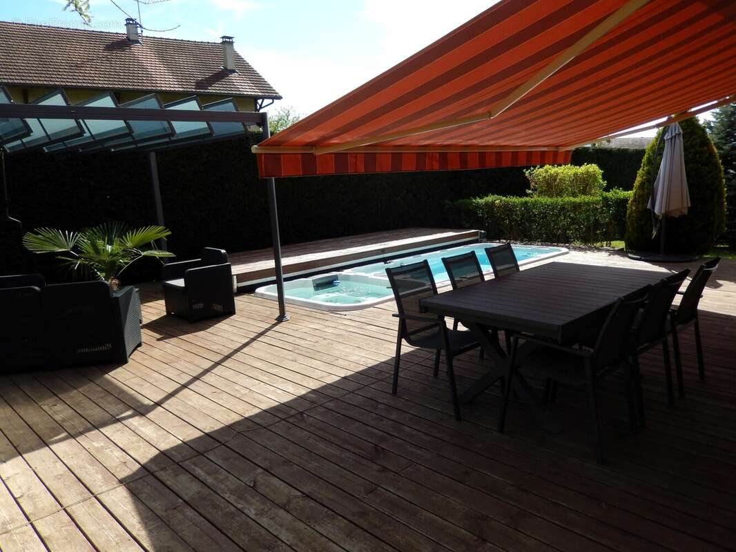 Maison a vendre a Fillinges Terrasse Jacuzzi Spa de nage - Maison à FILLINGES