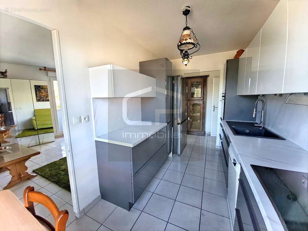 Appartement T3 à vendre à Annecy  Résidence récente  DPE B  Garage double en option - photo 5