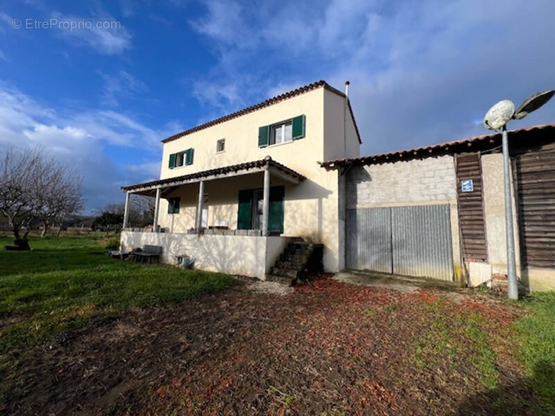 Maison à FEUGAROLLES