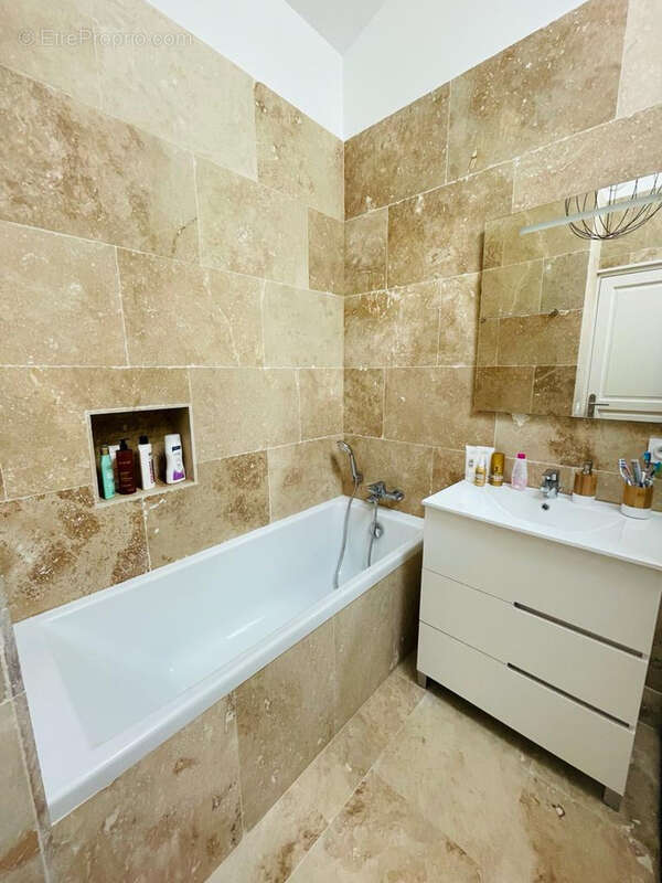 Maison à BAGNOLS-EN-FORET