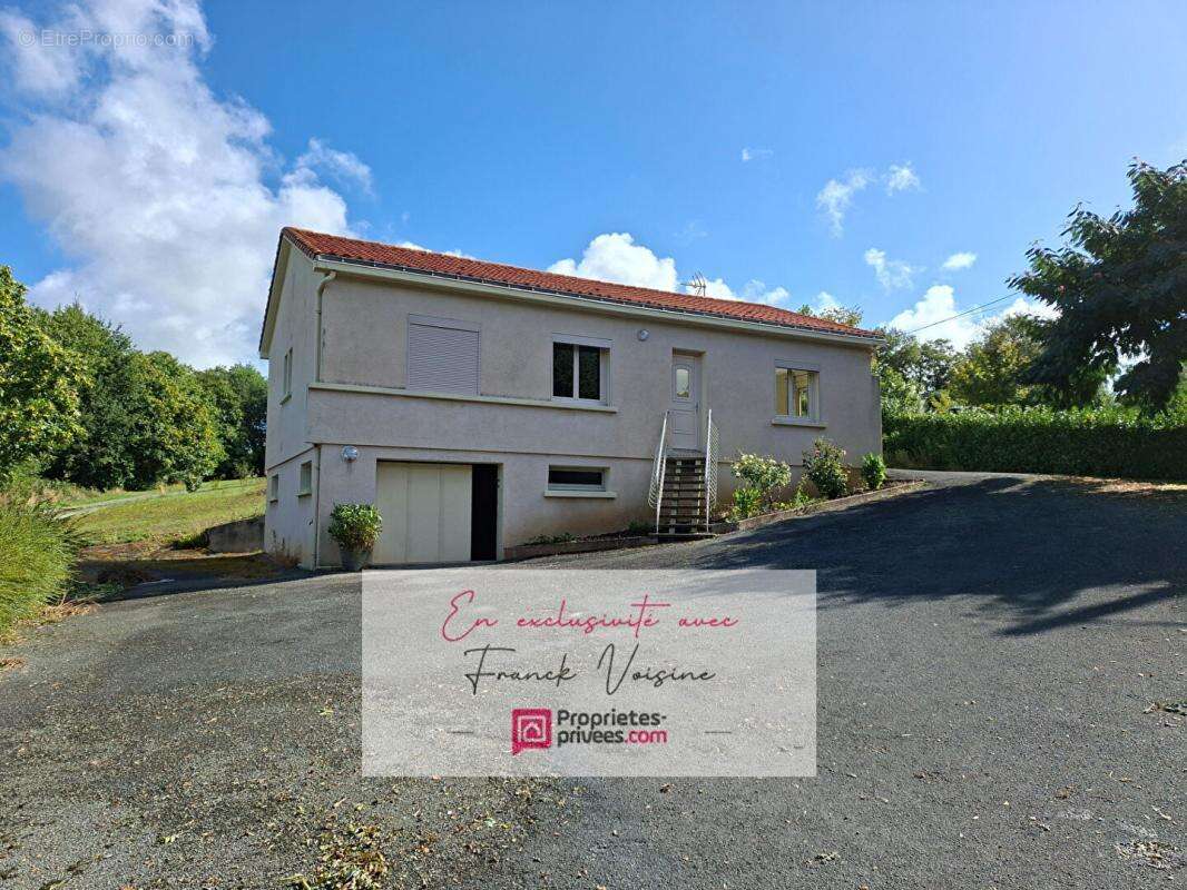 Maison à SAINT-MICHEL-MONT-MERCURE