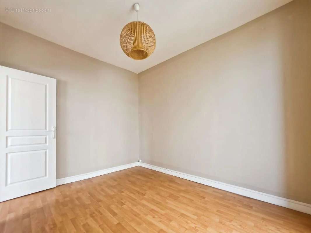 Appartement À Vendre - photo 3