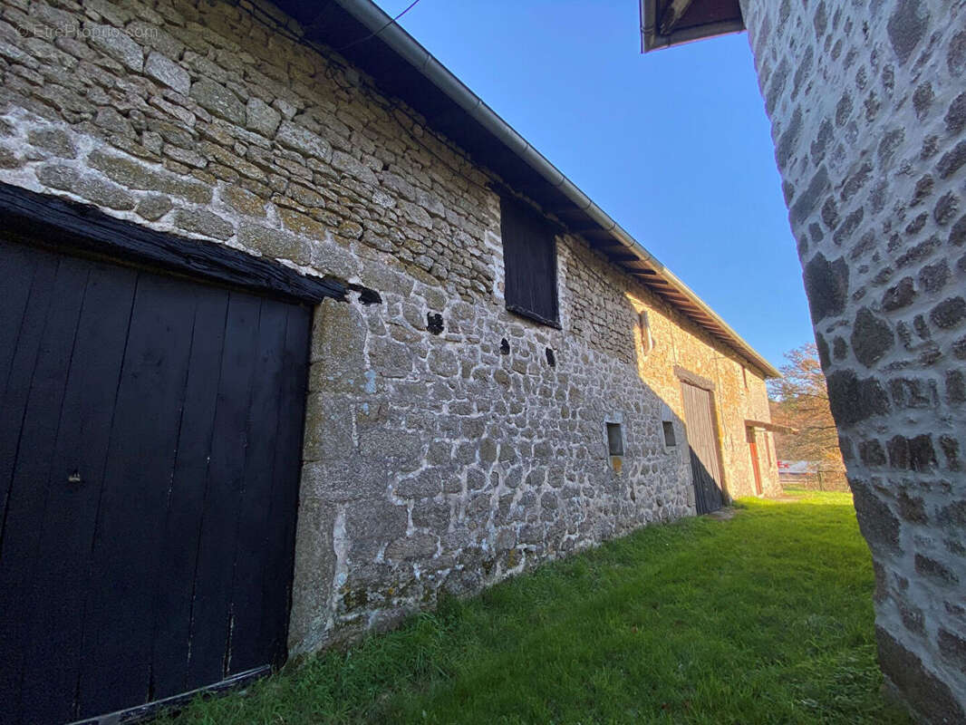 Maison à COMPREIGNAC