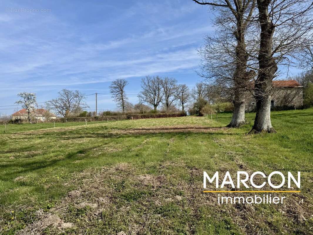 Terrain à SAINT-LAURENT