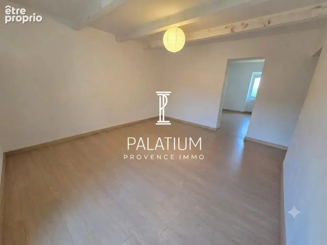 EXCLUSIVITE ! MÉNERBES (84) – Maison en pierre de 100 m² avec dépendances aménageables et plus de 3 hectares de vignes - photo 12