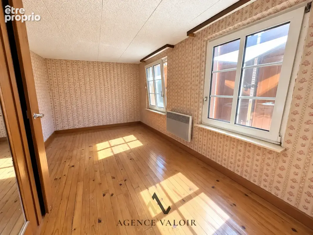 Maison à rénover avec grange, deux garages et une écurie - photo 5