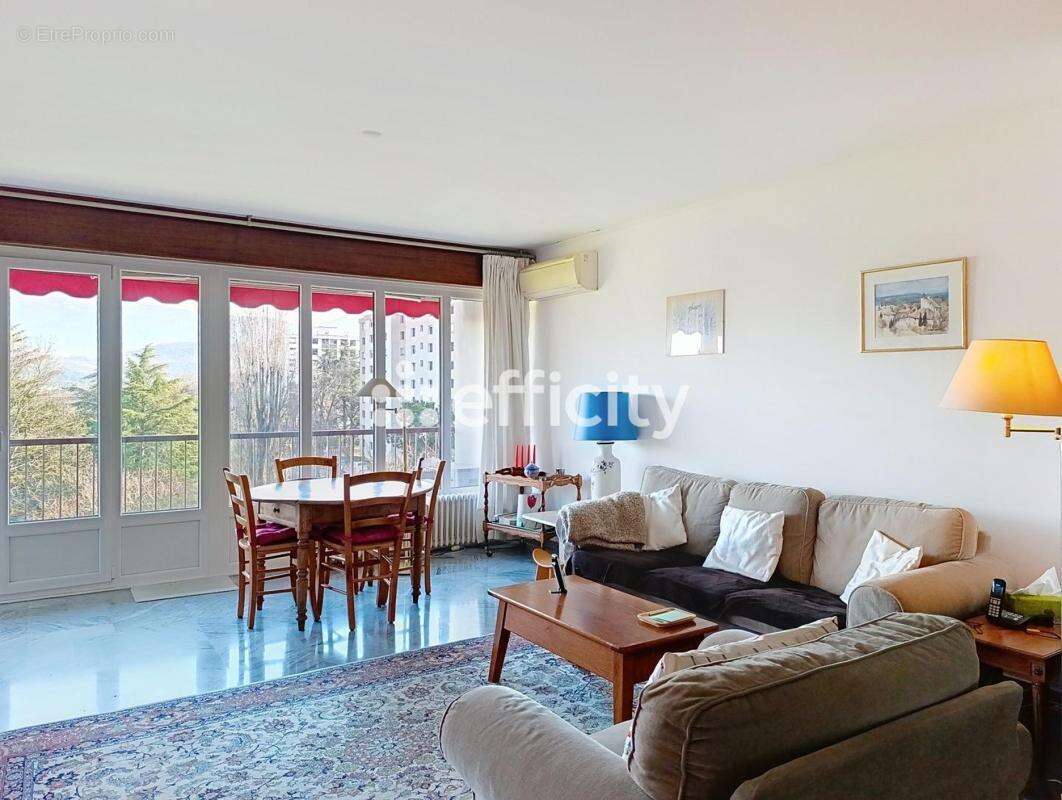 Appartement à ECHIROLLES