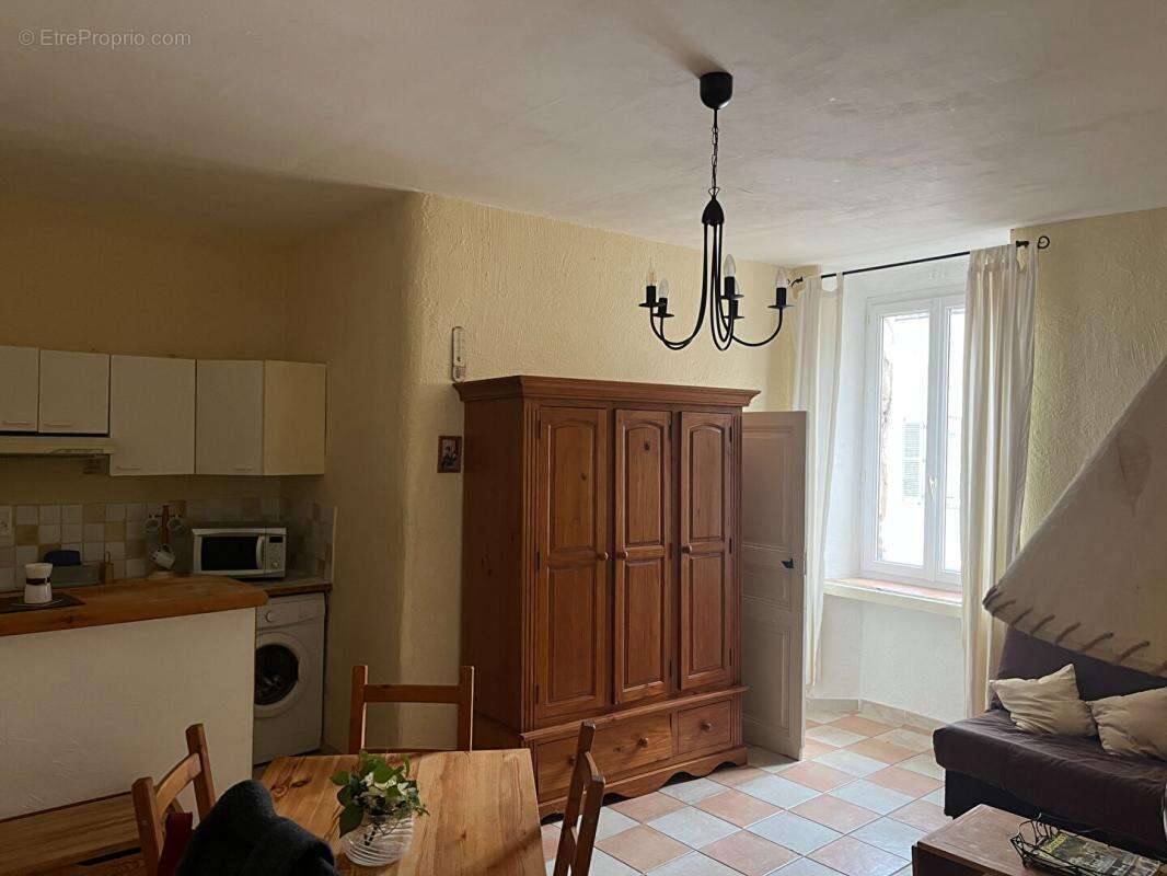 Appartement à VILLECROZE