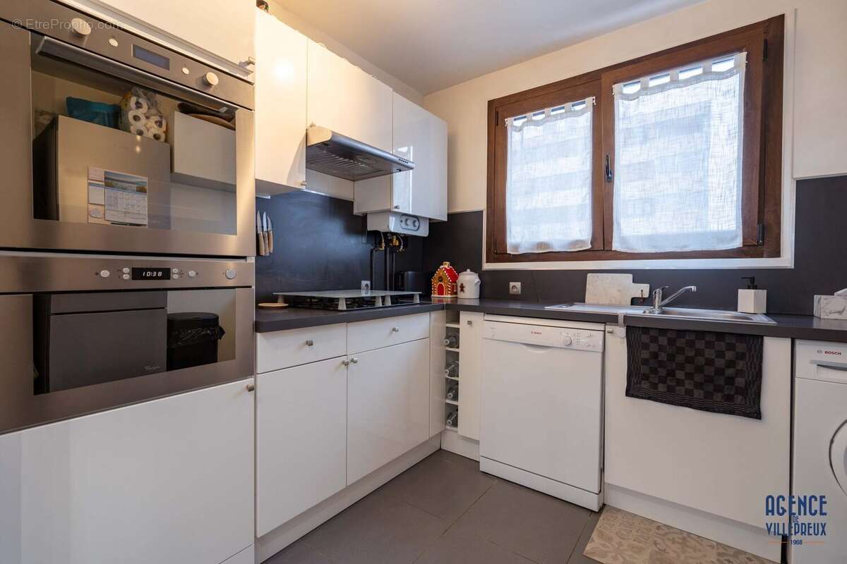 Appartement à LES CLAYES-SOUS-BOIS