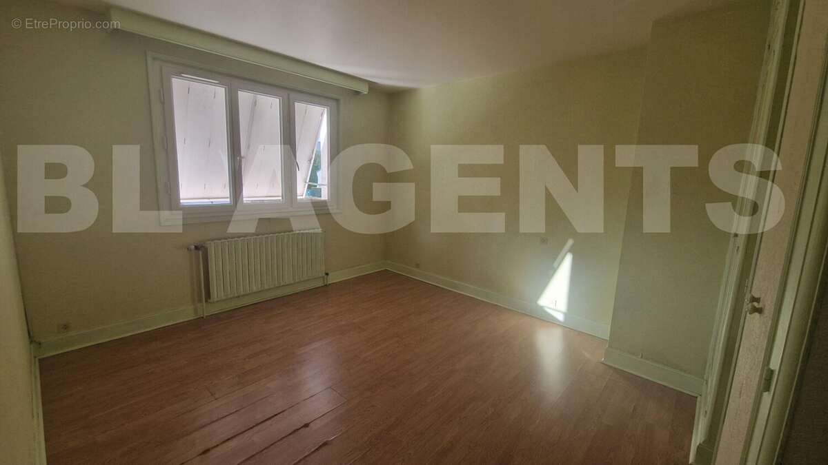 6 - Maison à SOURDUN