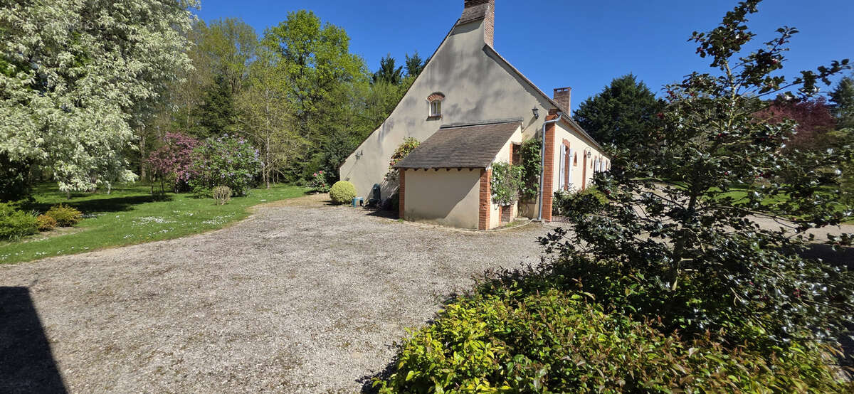 Maison à BEAUMONT-DU-GATINAIS
