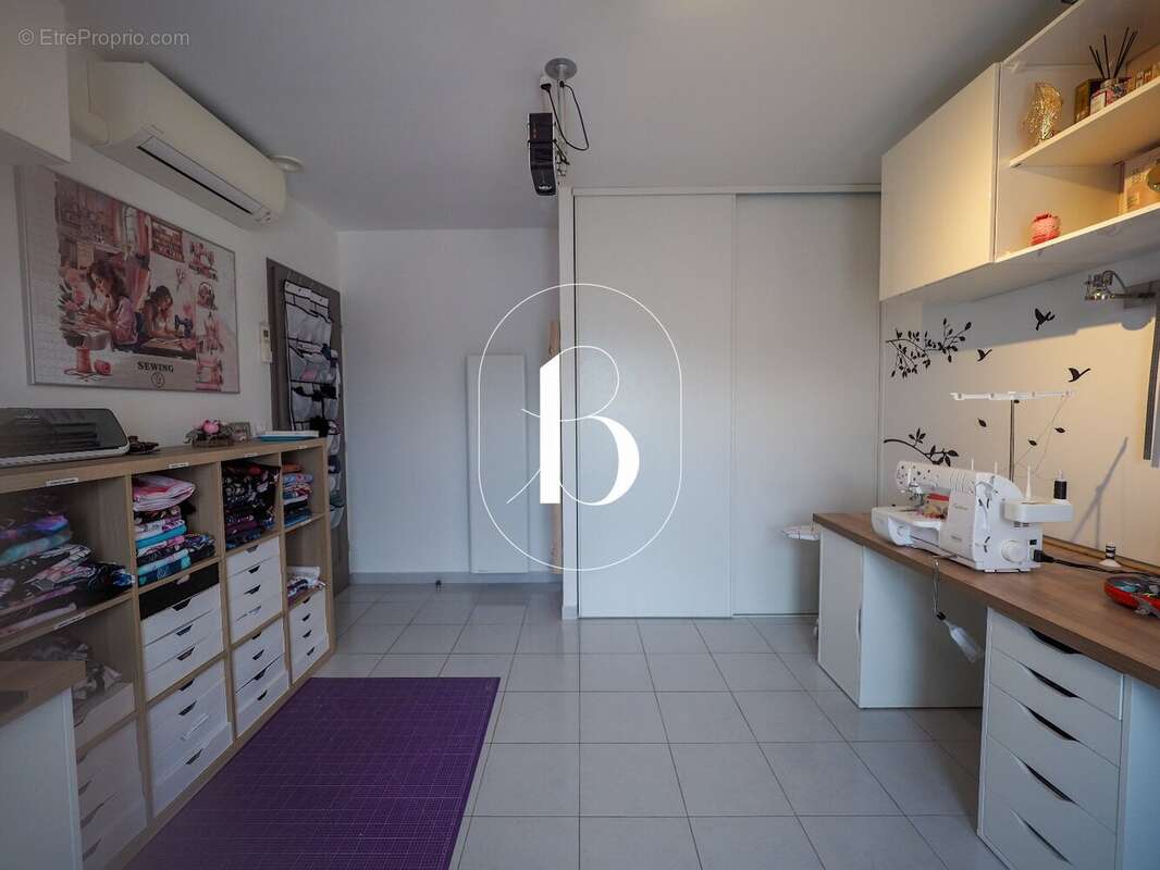 Maison à LA ROQUE-SUR-CEZE