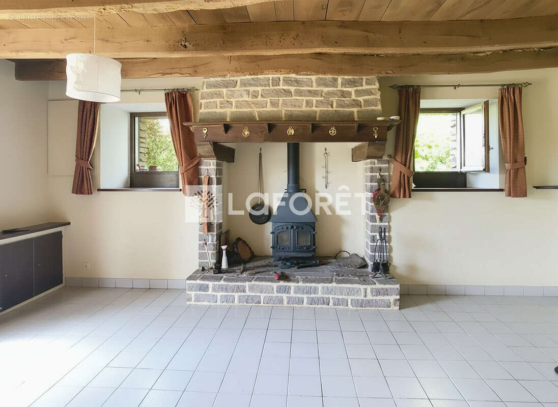 Maison à MONTENEUF