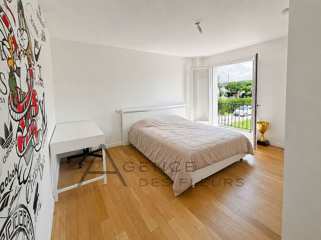 Maison  6 pièce(s) 150 m2 - photo 10