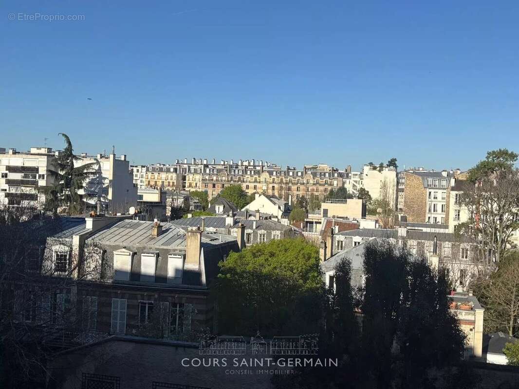 Appartement à PARIS-16E