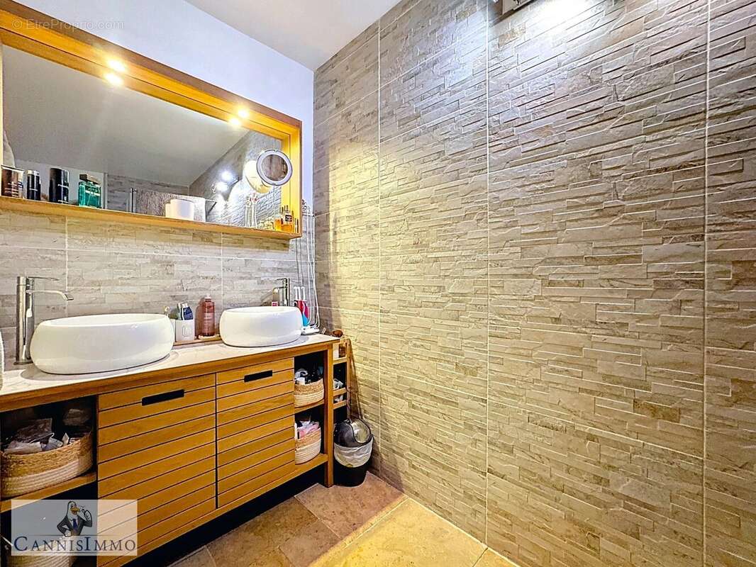 Appartement à MANDELIEU-LA-NAPOULE