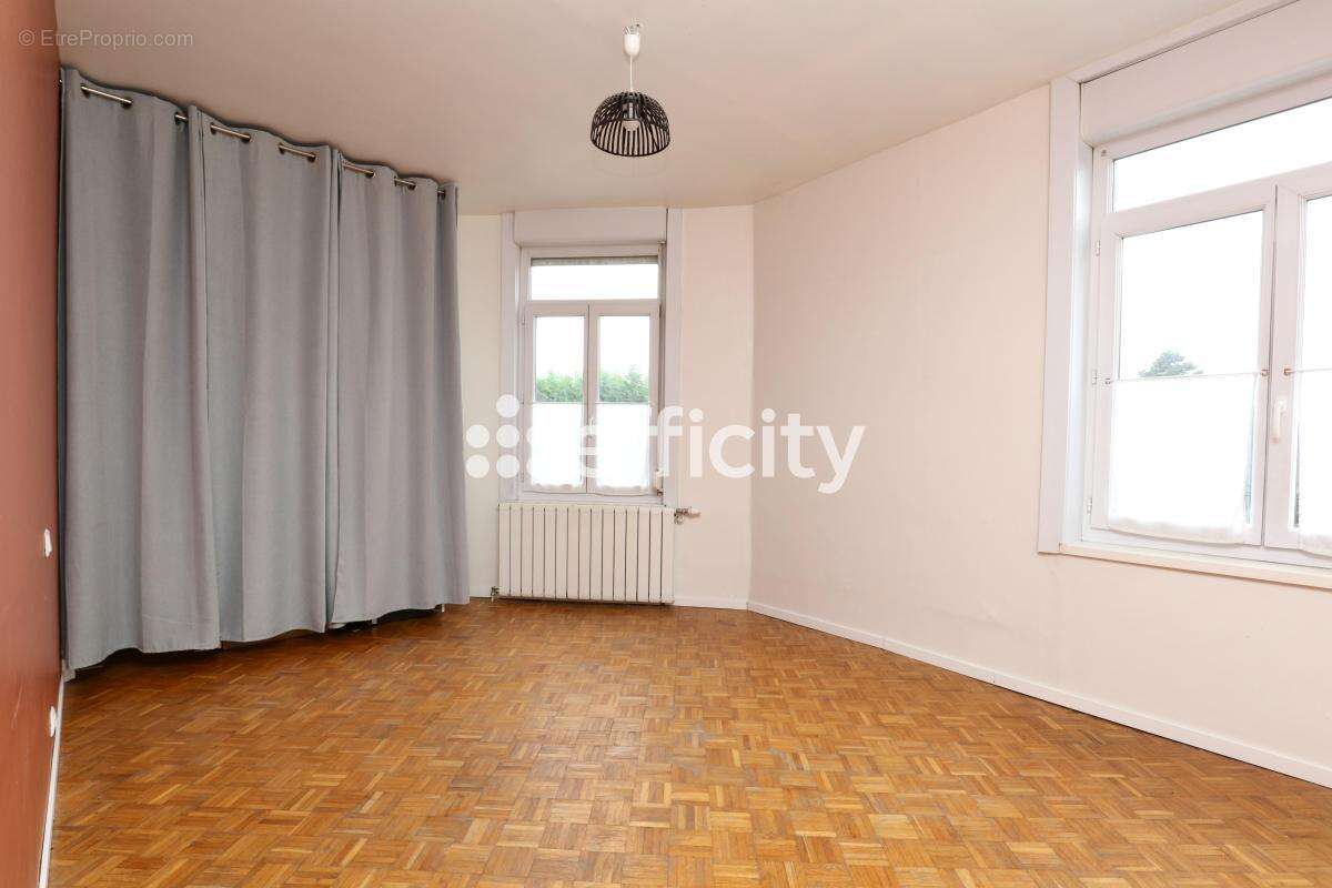 Maison à LYS-LEZ-LANNOY