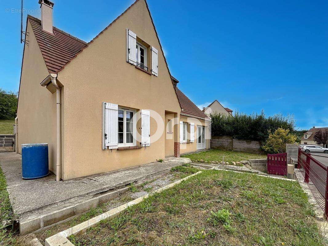 Maison à RESSONS-SUR-MATZ