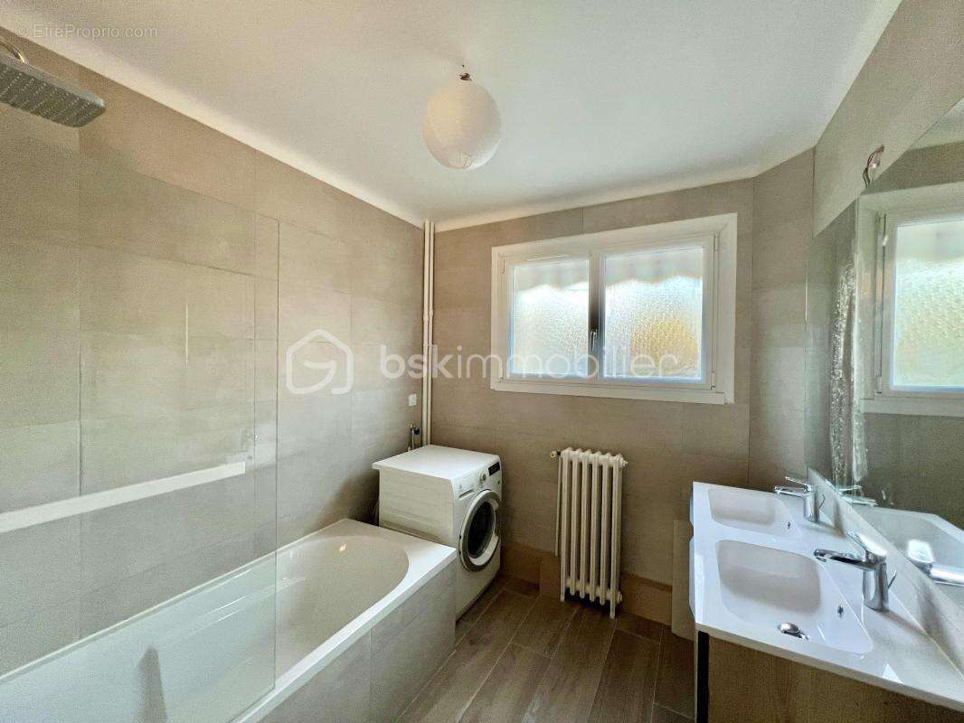 Appartement à VILLE-D'AVRAY