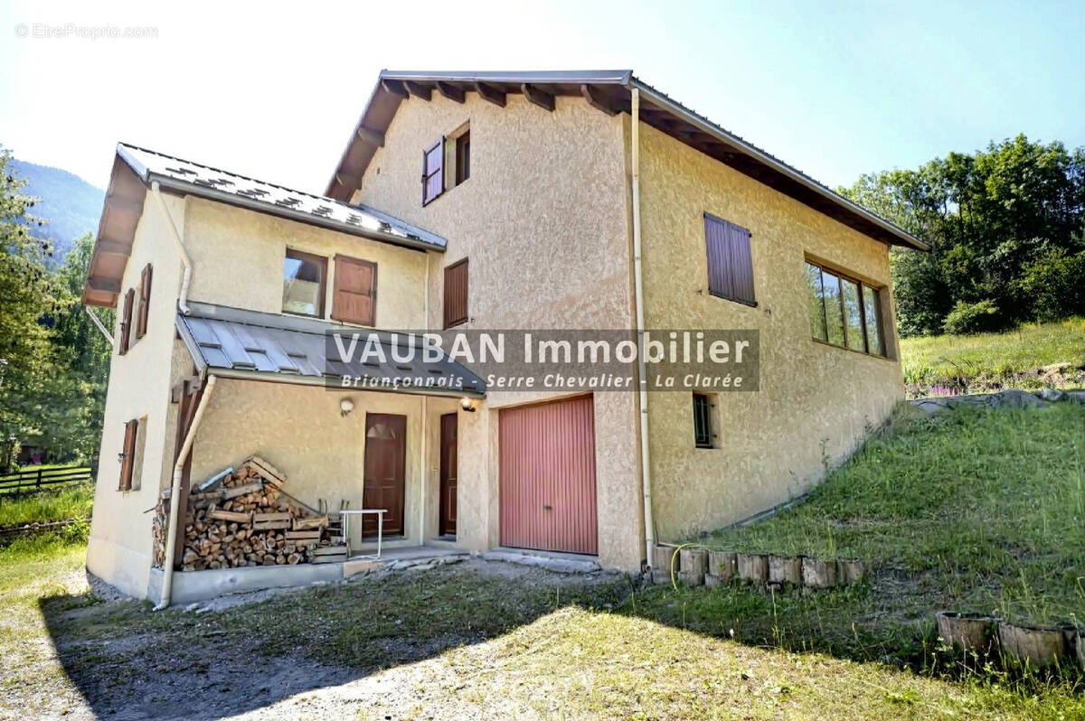 Maison à VILLAR-SAINT-PANCRACE