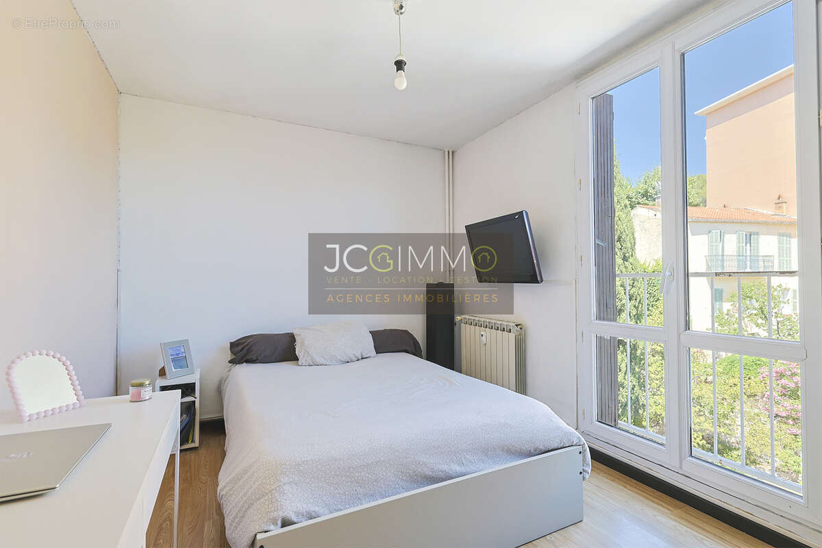 Appartement à HYERES