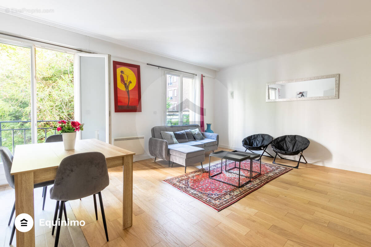 Appartement à NEUILLY-SUR-SEINE