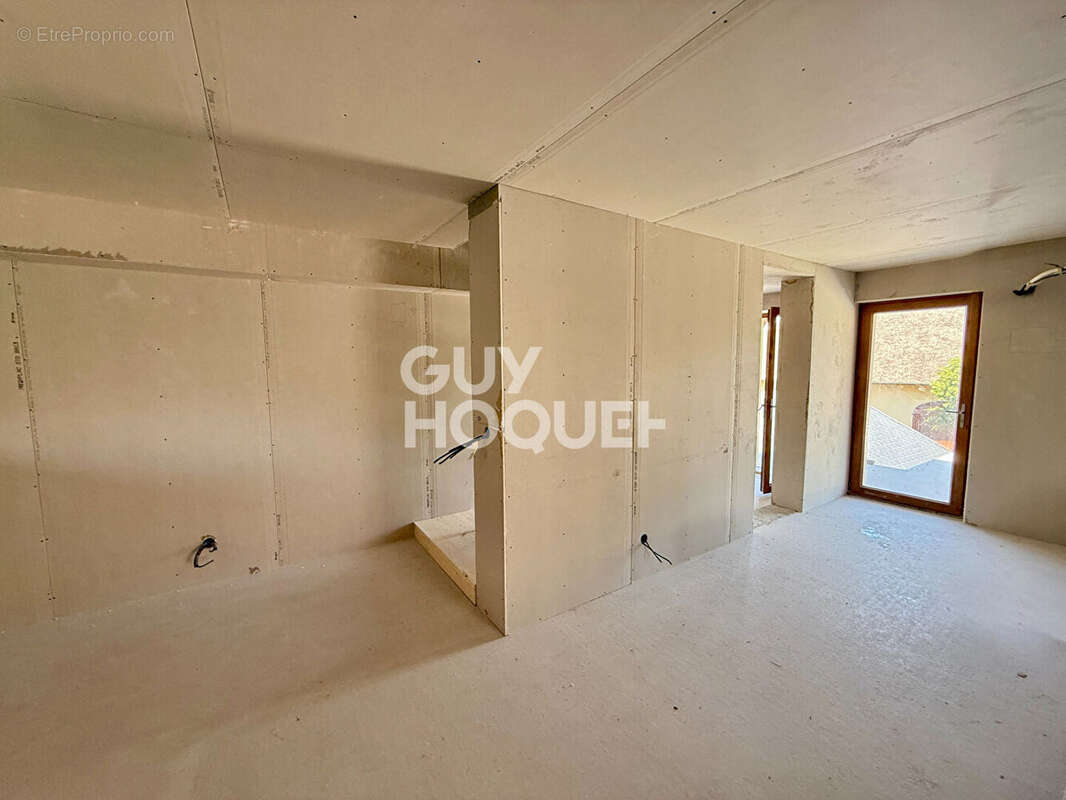 Appartement à SAINT-OFFENGE-DESSOUS