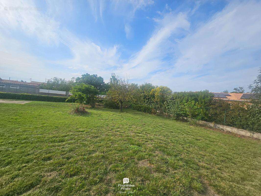 Maison à SAINT-CLAR-DE-RIVIERE