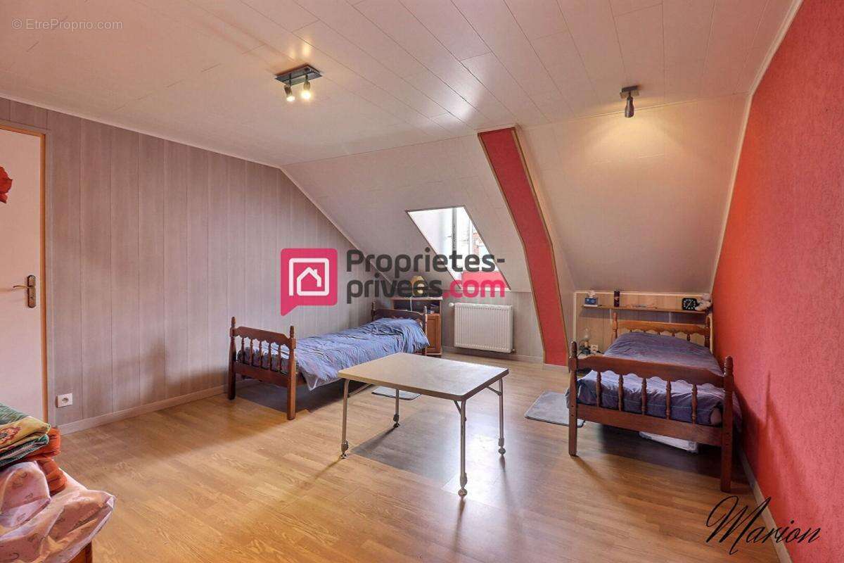 Maison à MAIGNELAY-MONTIGNY