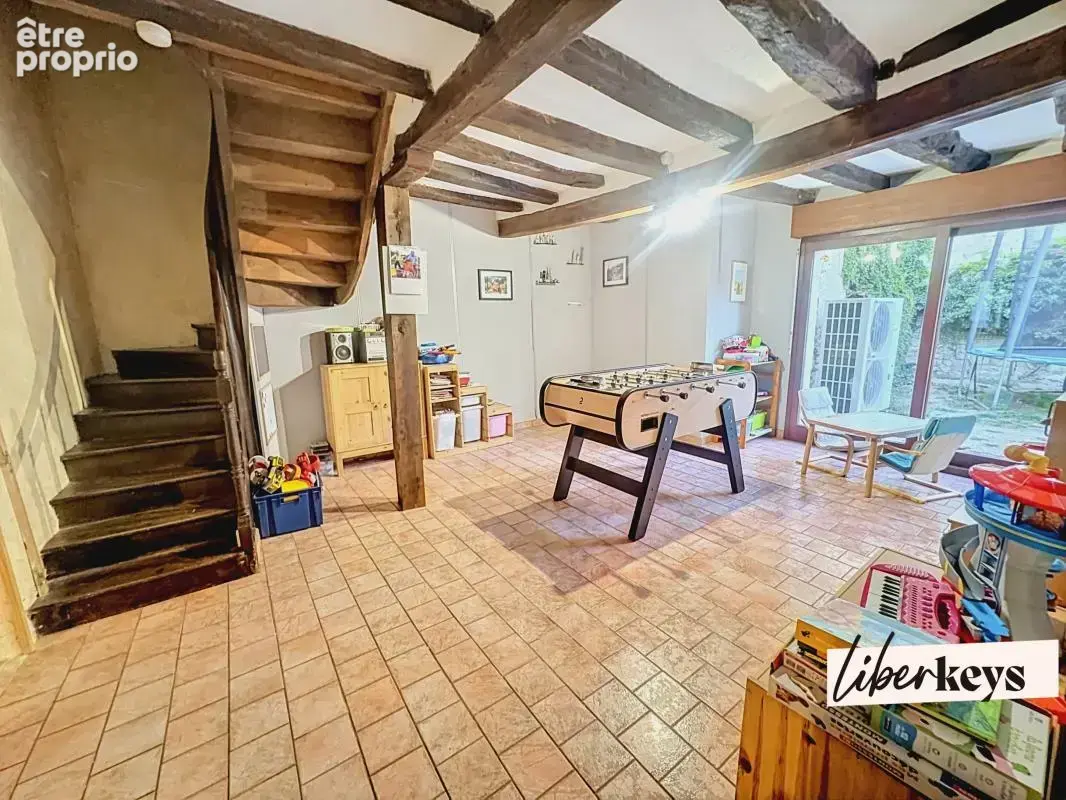 Maison de caractère rénovée de 207 m² avec jardin, garage et panneaux solaires – Neuillé - photo 6
