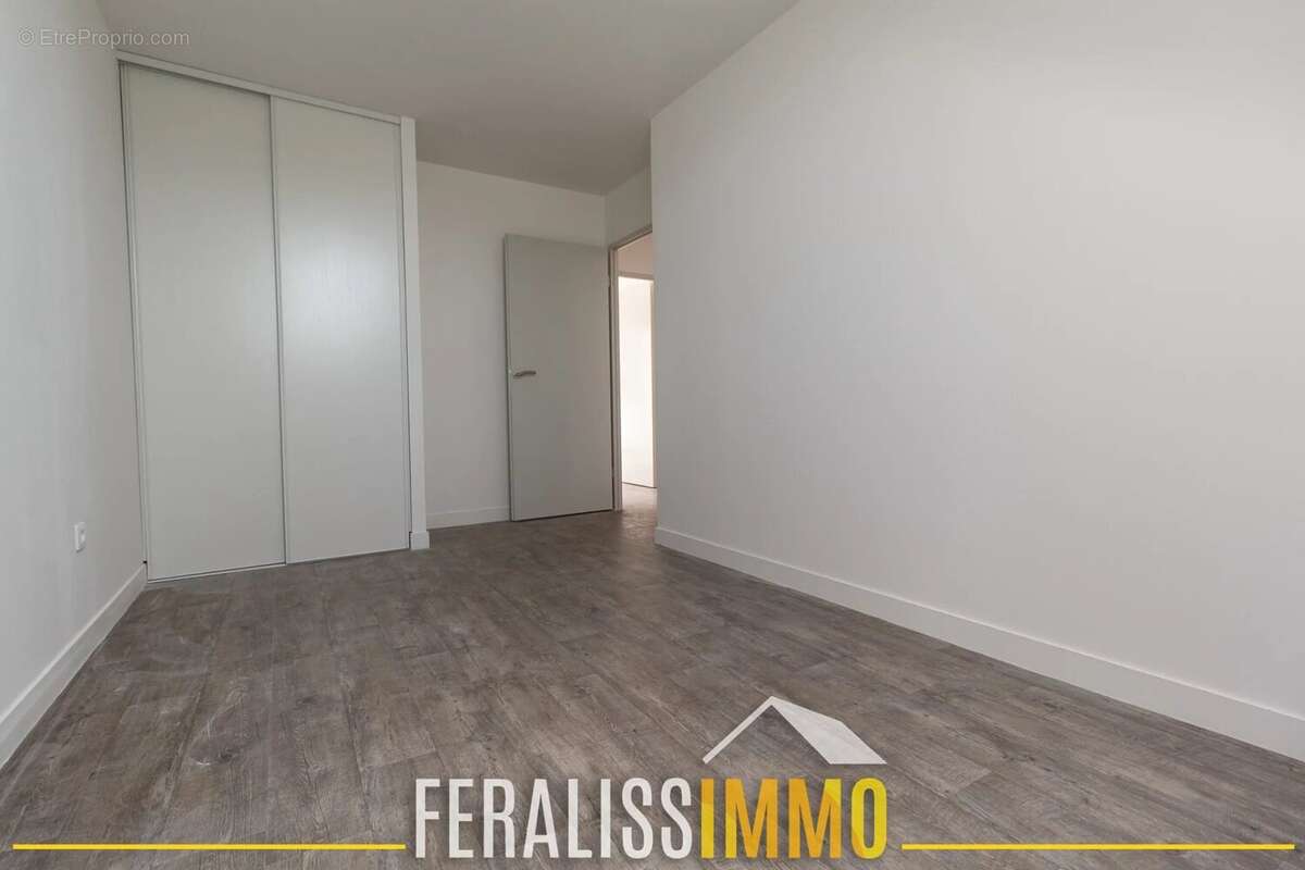 F4 en duplex tout neuf ! - photo 20