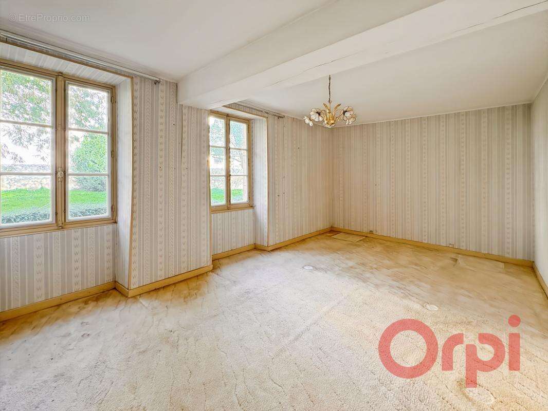 Maison à CHALIVOY-MILON