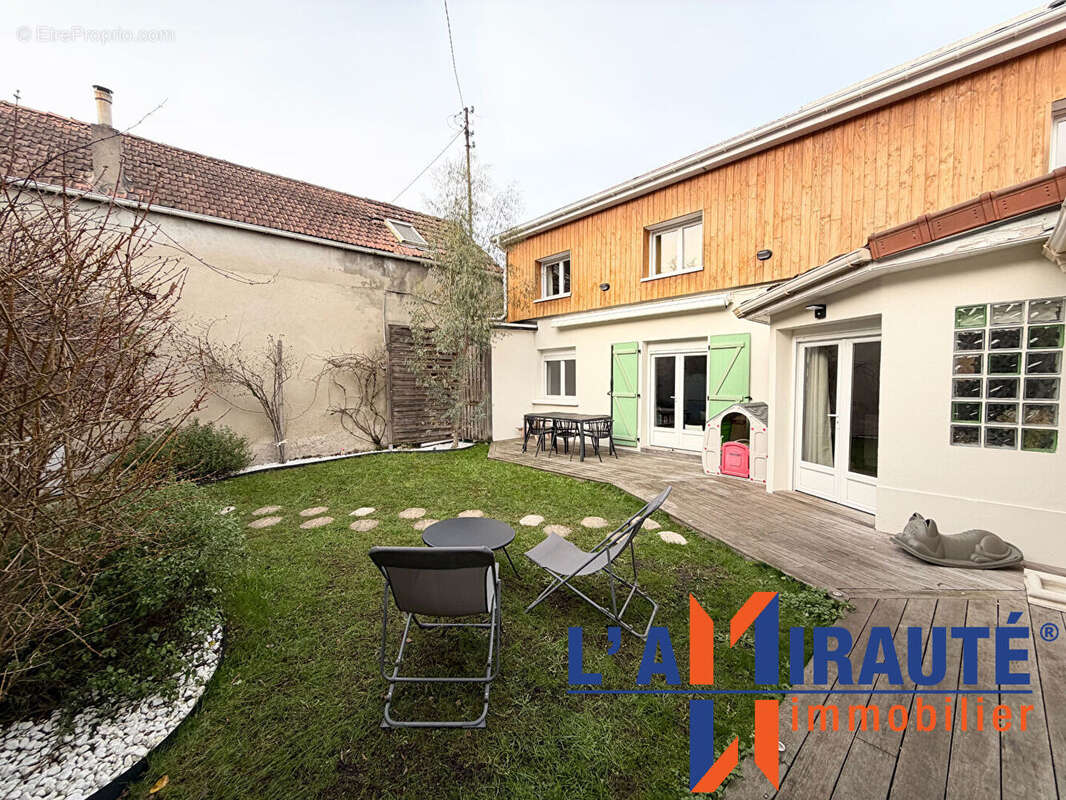 Maison à SARTROUVILLE