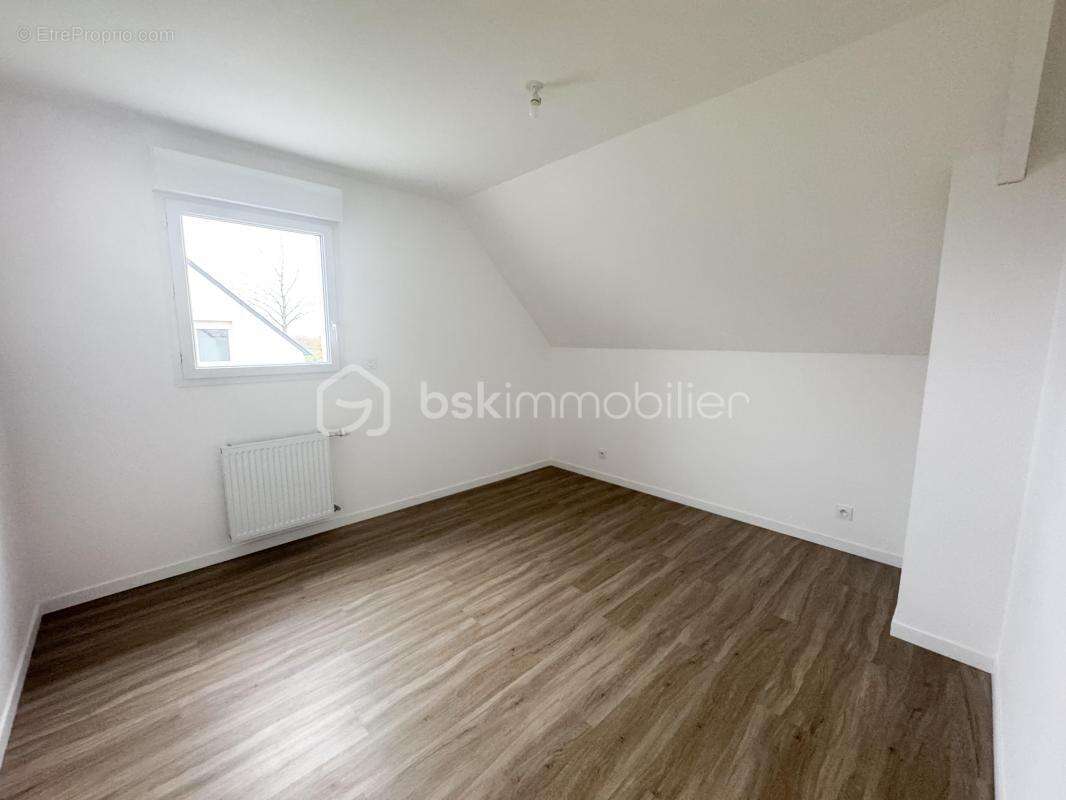 Maison à COMBOURTILLE