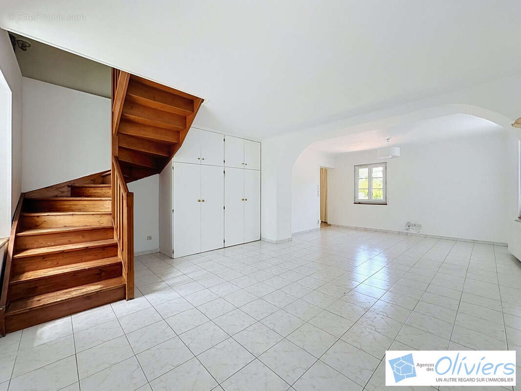 Maison à CERNAY-LA-VILLE