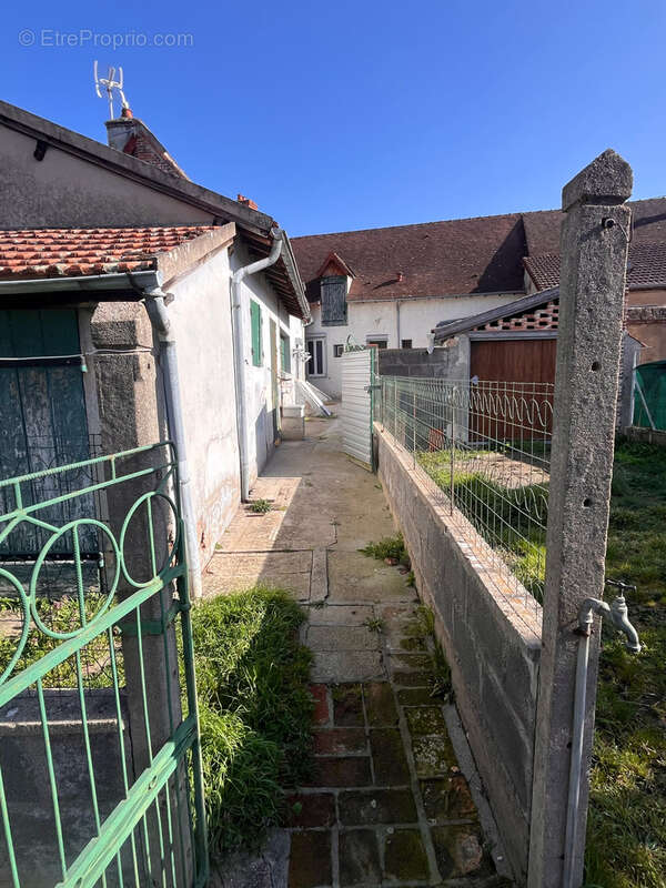 Maison à BESSAY-SUR-ALLIER