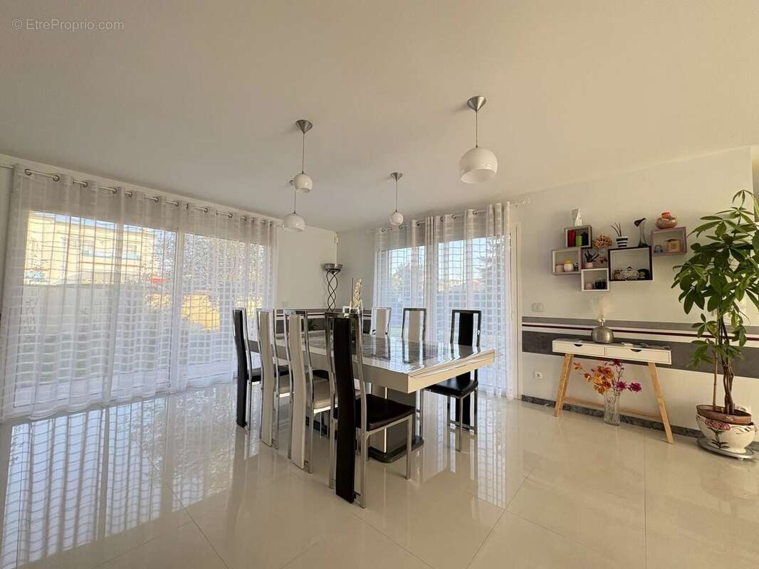 Maison à LE PLESSIS-TREVISE