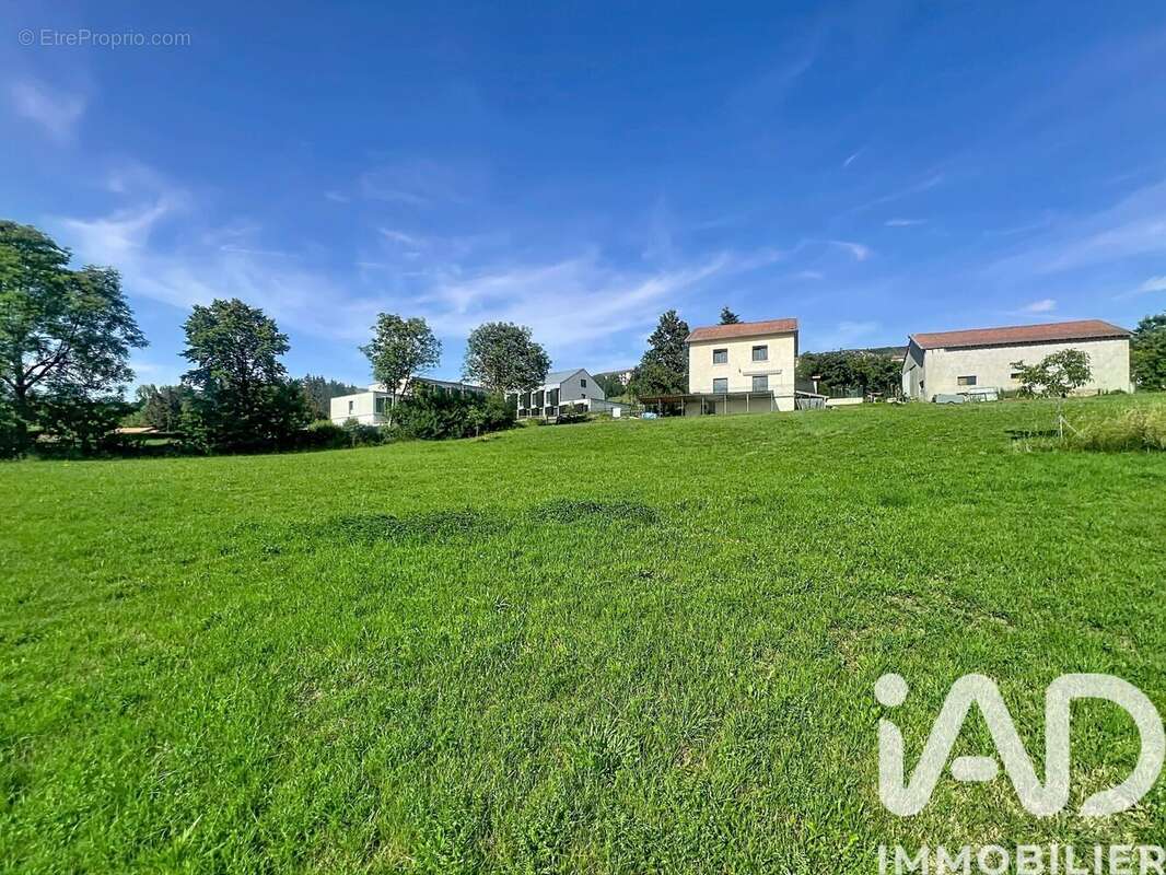 Terrain 849 m² à Le Monastier-Sur-Gazeille  - photo 3