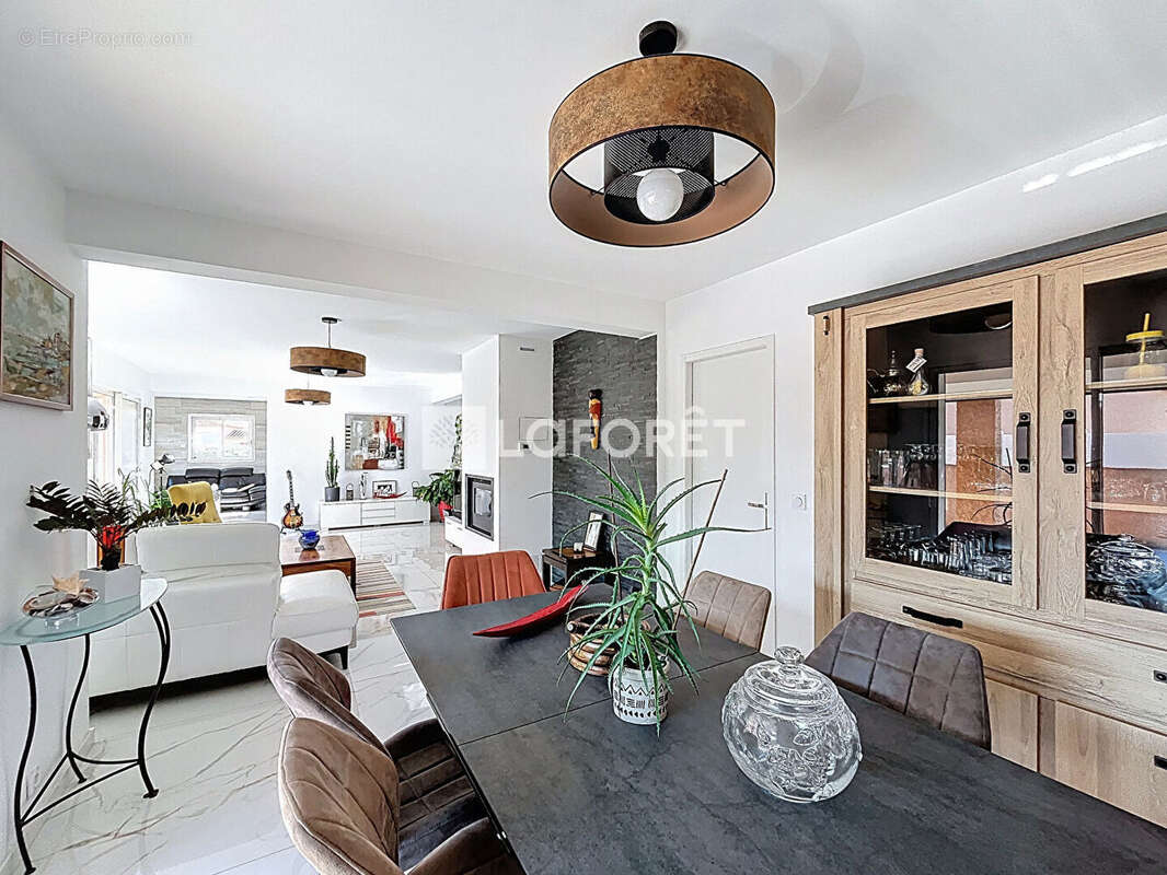 Maison proche Saint Cyprien à Latour Bas Elne 6 pièce(s) 166 m2 - photo 6