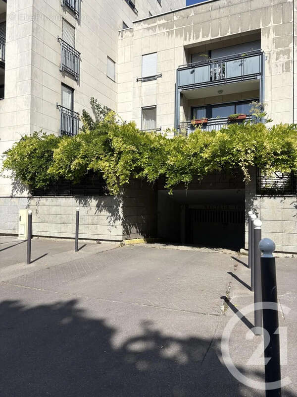 Parking à PARIS-12E