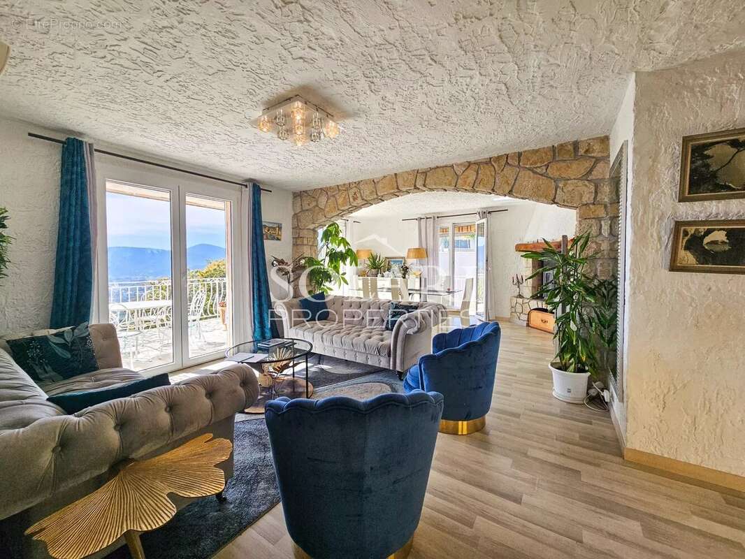 Maison à MANDELIEU-LA-NAPOULE