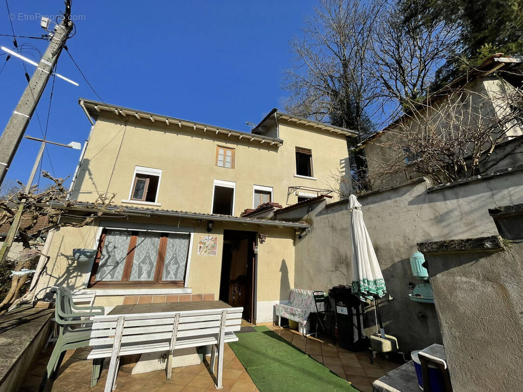 Photo 1 - Maison à COURS-LA-VILLE