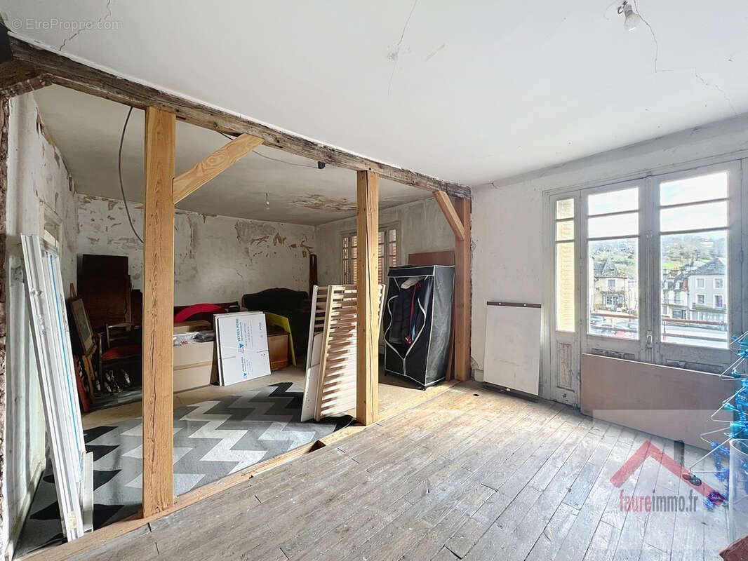 Appartement à ALLASSAC