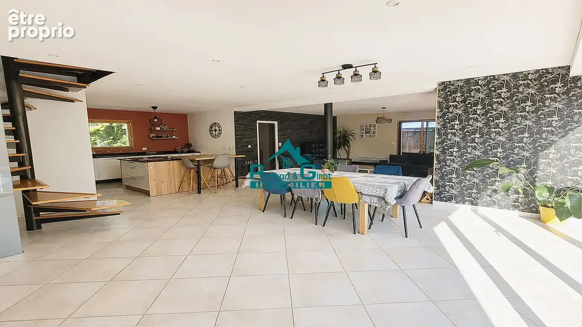 Maison La Bouexiere 5 pièce(s) 185.73 m2 - photo 2