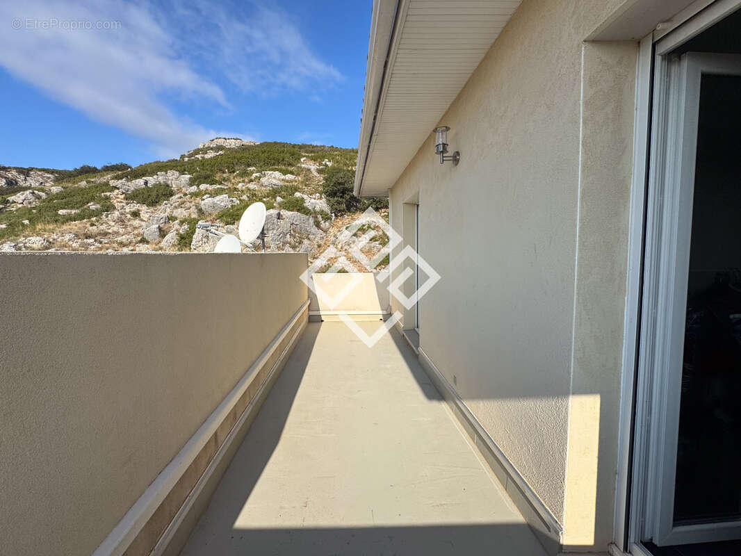 Villa contemporaine avec vue panoramique et piscine - photo 17