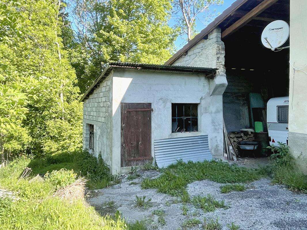 Maison à SAINT-LAURENT-DU-CROS