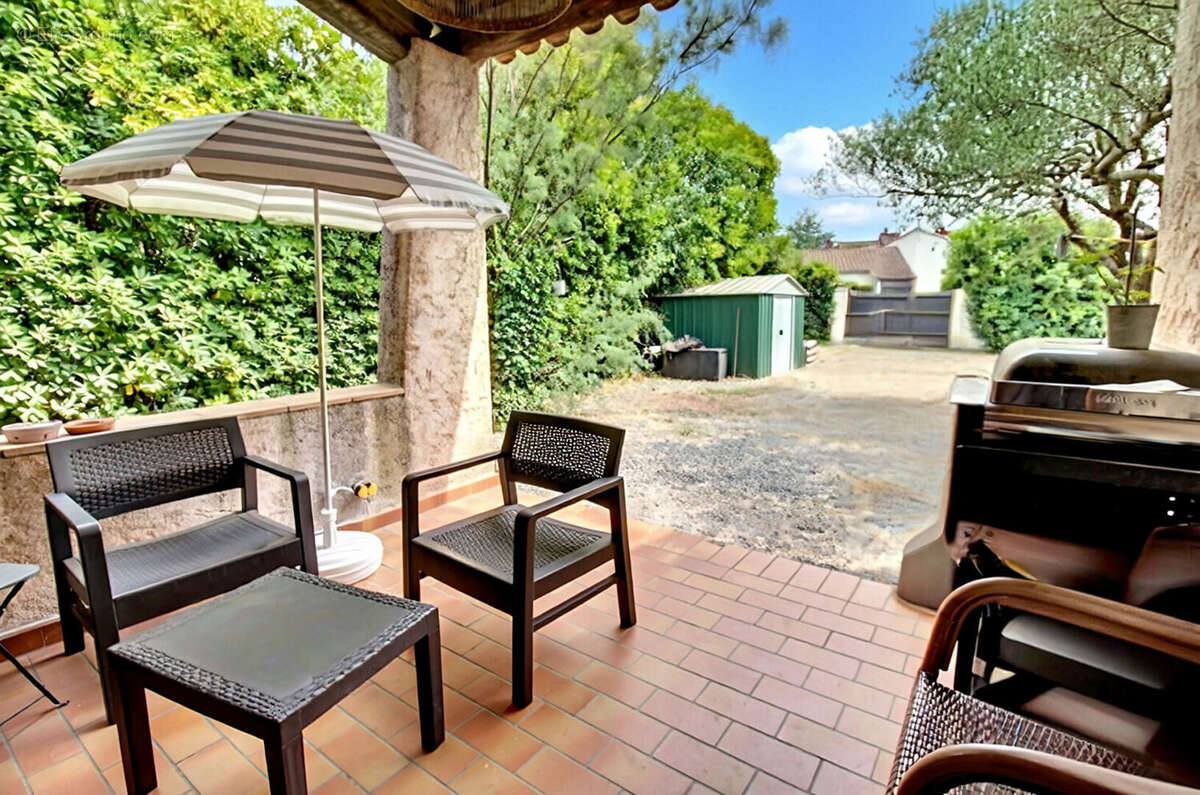 A VENDRE Maison 100 m² -  4 chambres - avec jardin - au coeur de Taradeau - photo 2