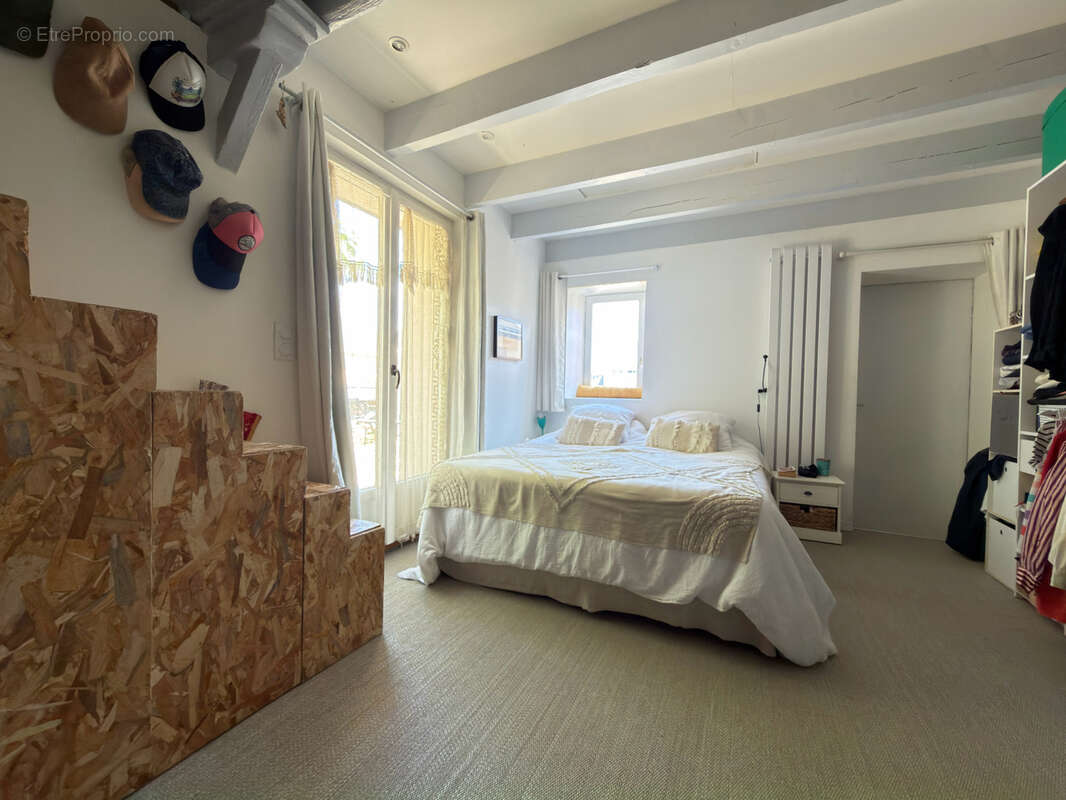 Maison d'epoque située dans le secteur de villeneuve - photo 4
