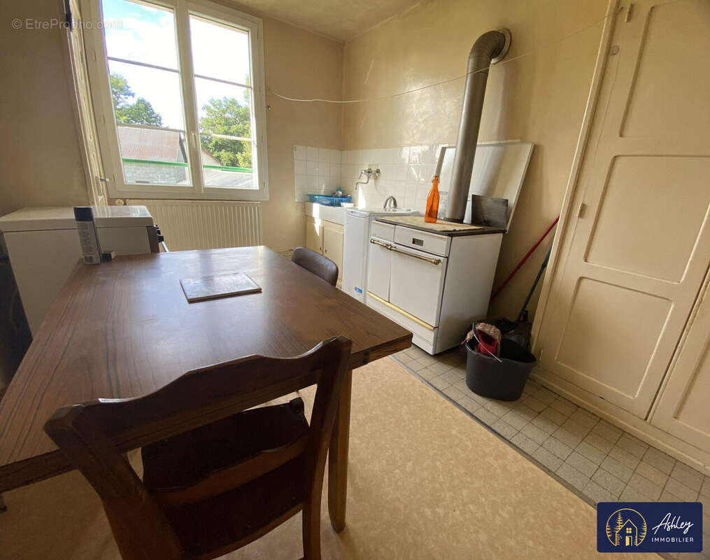 Maison 5 pièces LANOBRE - Maison à LANOBRE