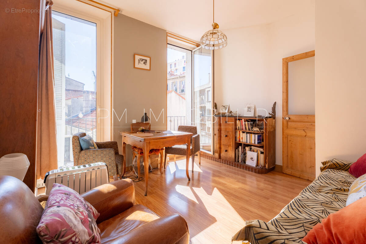 Appartement à MARSEILLE-5E